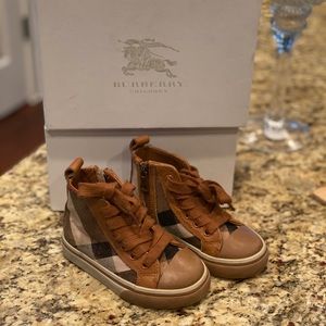 Burberry shoes